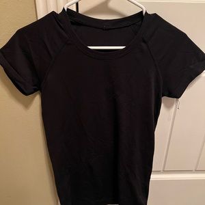 LULULEMON BLACK SIZE 6 SWIFTLY TECH SS